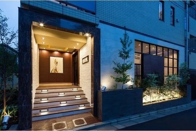 Dreams Hatsudai I - Exterior - ["Door", "Flowerpot", "Glass"]