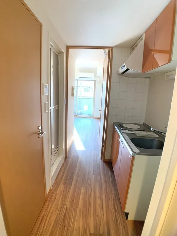 Due Sugamo - Interior - ["Flooring", "Wall", "Floor"]