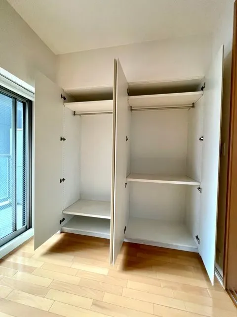 Residia Ochanomizu - Interior - ["Fixture", "Building", "Window"]