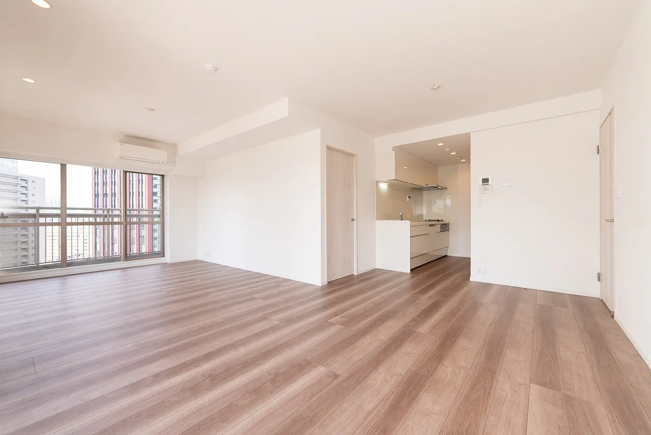 Platine Tamachi - Interior - ["Wood flooring", "Flooring", "Floor"]