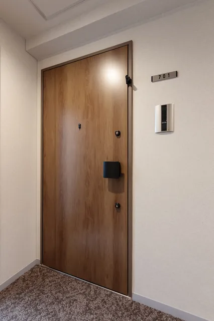 El Sereno Yokohama - Interior - ["Wood", "Lock and key", "Door"]