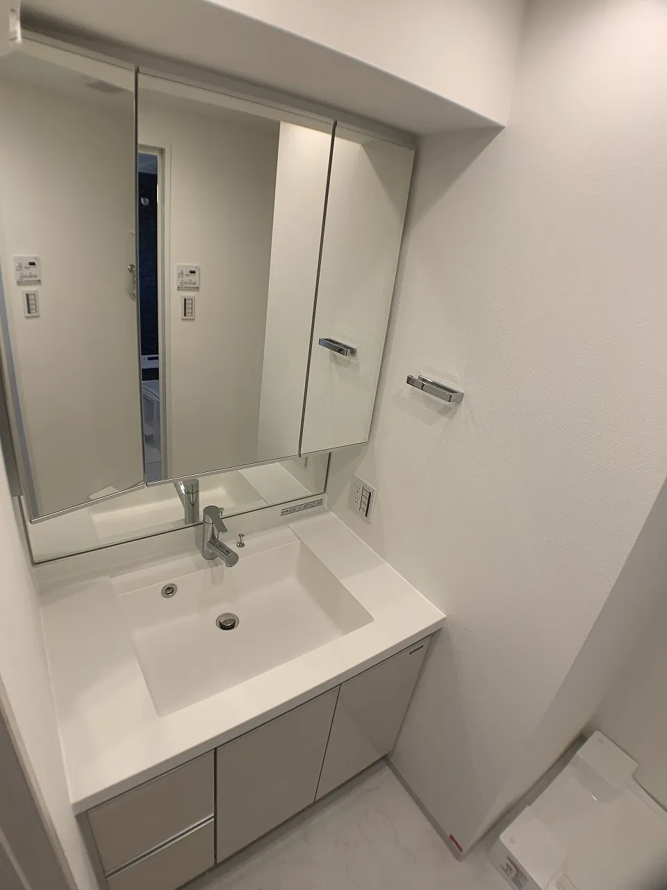 Gran Casa Ryogoku Verde - Interior - ["Mirror", "Plumbing fixture", "Tap"]