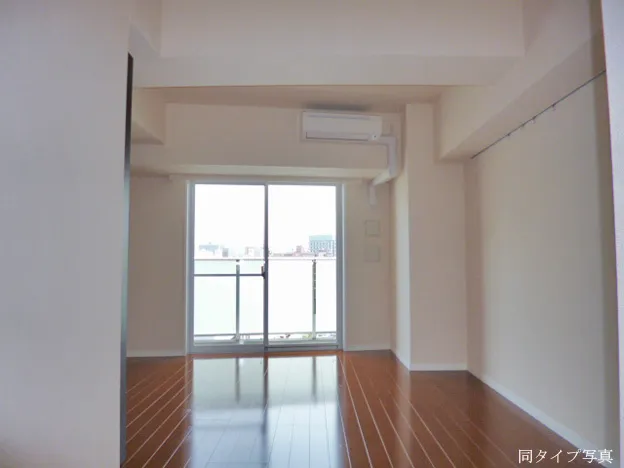 Grand Heights Takadanobaba - Interior - ["Building", "Wood", "Fixture"]
