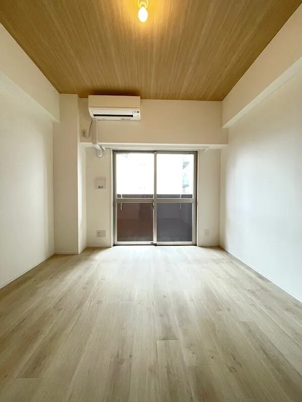 Residia Monzen Nakamachi - Interior - ["Flooring", "Wood", "Floor"]