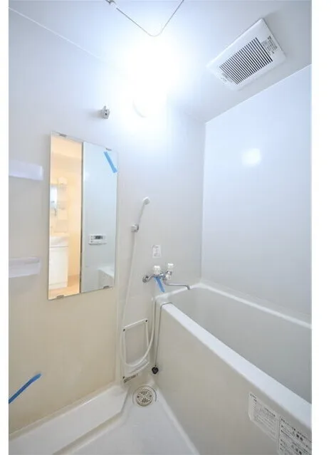 Polar Oku - Interior - ["Plumbing fixture", "Flooring", "Floor"]