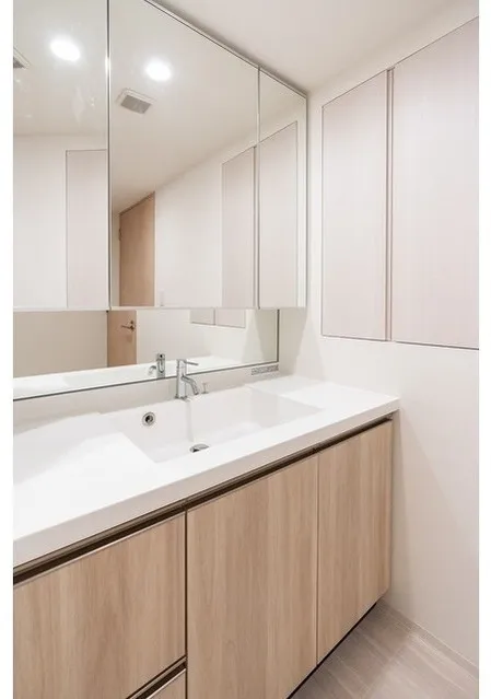 Comforia Liv Itabashi - Interior - ["Flooring", "Interior design", "Floor"]
