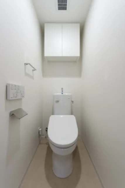 Oriental Yokoyamacho - Interior - ["Toilet", "Toilet seat", "Building"]