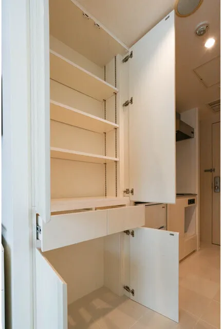 Frontier Residence The Tower Shinagawa - Interior - ["Wood", "Flooring", "Cabinetry"]