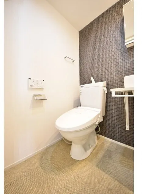 Prendre Higashi Shinjuku - Interior - ["Toilet seat", "Toilet", "Bathroom"]