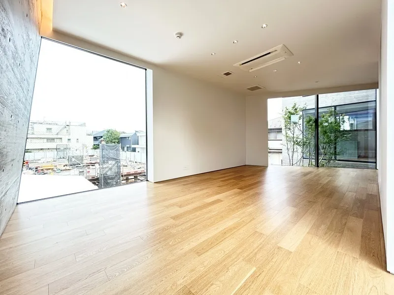 THE GRANHAUS HANEGI BLACK - Interior - ["Wood flooring", "Flooring", "Floor"]