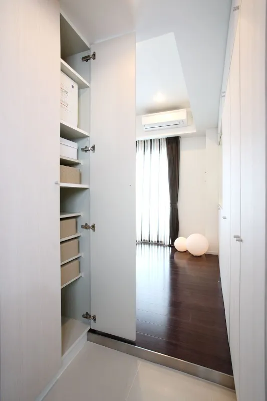 Castalia Togoshi - Interior - ["Wall", "Flooring", "Interior design"]