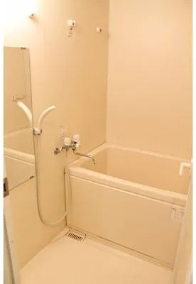 Brides Kanda - Interior - ["Flooring", "Plumbing fixture", "Floor"]