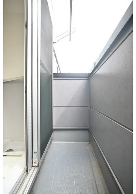 Sasazuka Flats - Interior - ["Composite material", "Metal", "Grey"]