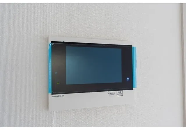 Comforia Takenotsuka East - Interior - ["Electronic device", "Display device", "Technology"]