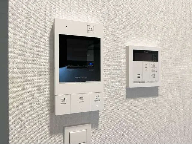 Well Square Ism Komagome - Interior - ["Gadget", "Rectangle", "Display device"]
