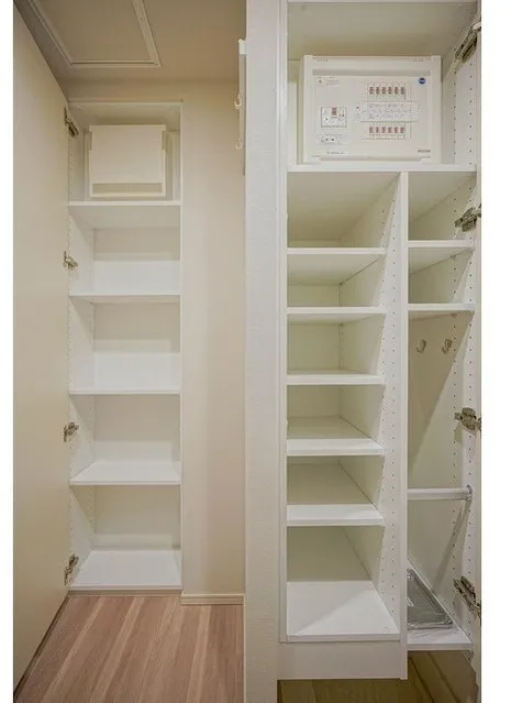 Due Fuchu I - Interior - ["Wood", "Shelving", "Shelf"]