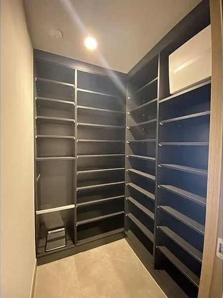 The Parkhouse Chiyoda Rokubancho - Interior - ["Shelf", "Shelving", "Flooring"]