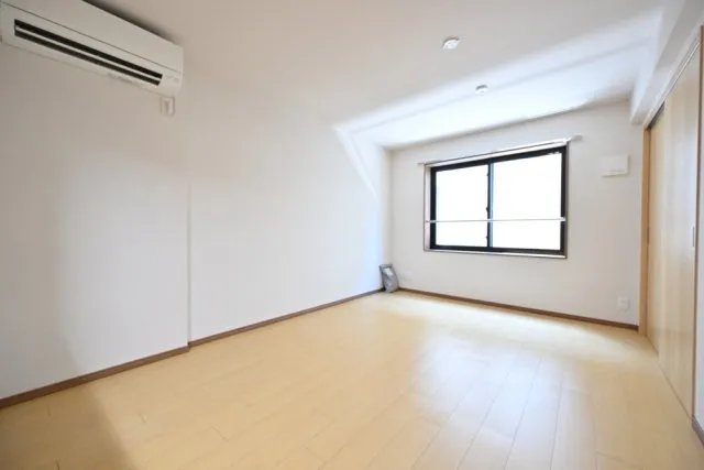 CENTRAL GARDEN RESIDENCE TOKYO - Interior - ["Flooring", "Floor", "Wood"]