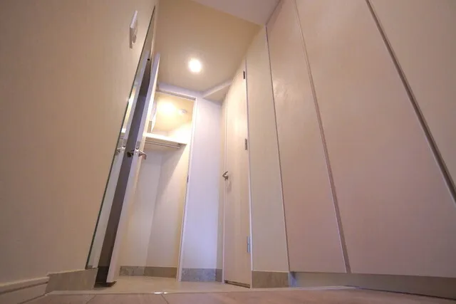 Ipse Himonya - Interior - ["Flooring", "Wood", "Floor"]