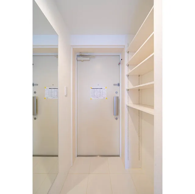 NOZOMIO Premier Sangenjaya - Interior - ["Building", "Fixture", "Door"]
