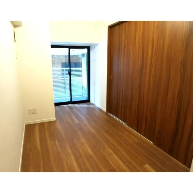 Laurier Ginza - Interior - ["Window", "Fixture", "Wood"]