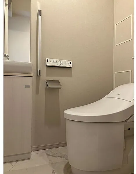 The Park Habio Iriya - Interior - ["Plumbing fixture", "Toilet seat", "Toilet"]