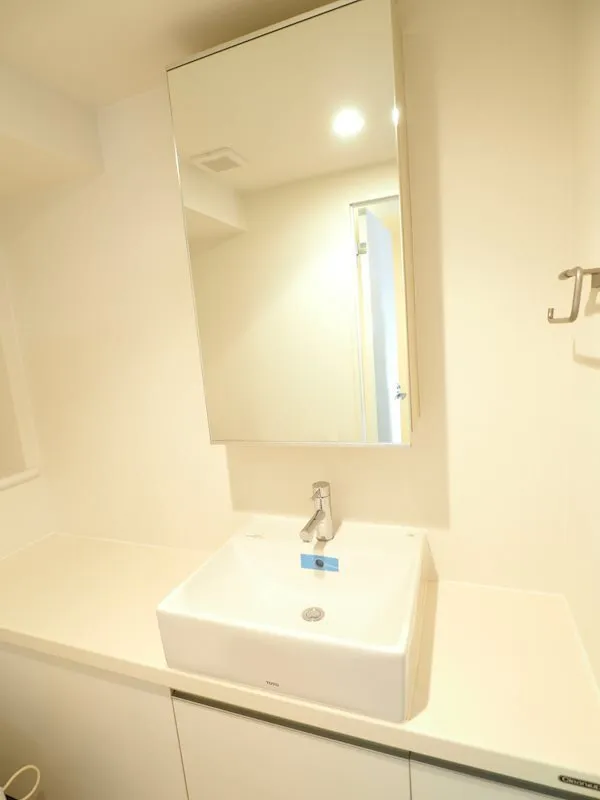 Residia Bunkyo Honkomagome - Interior - ["Bathroom Sink", "Flooring", "Plumbing fixture"]