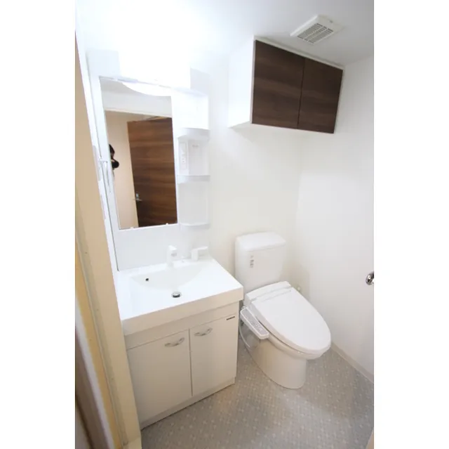 Medio Tsukishima - Interior - ["Plumbing fixture", "Property", "Mirror"]