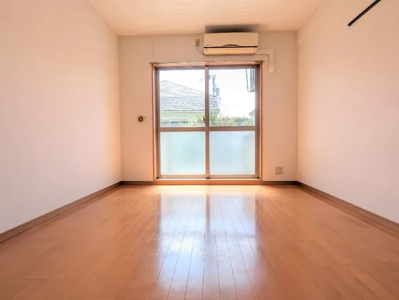 De Bergere - Interior - ["Flooring", "Wood", "Floor"]