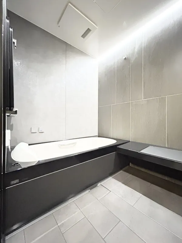 THE GRANHAUS HANEGI BLACK - Interior - ["Flooring", "Interior design", "Floor"]