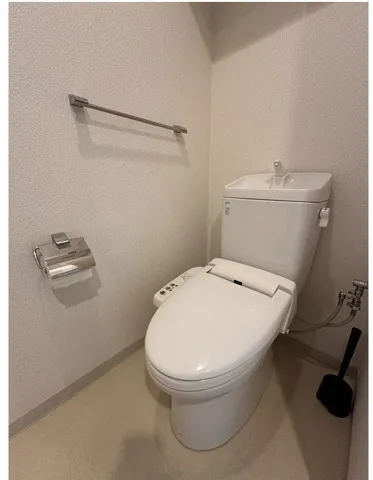 Clio Gotanda - Interior - ["Toilet seat", "Plumbing fixture", "Toilet"]