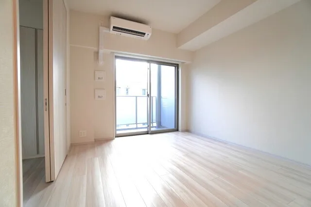 Livio Maison Ochanomizu EAST - Interior - ["Flooring", "Floor", "Wood flooring"]