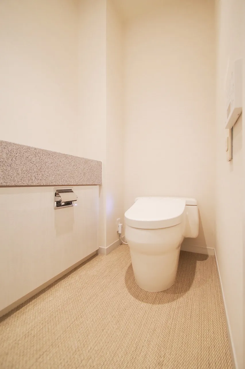 La Tour Shibakoen - Interior - ["Toilet seat", "Toilet", "Bathroom"]