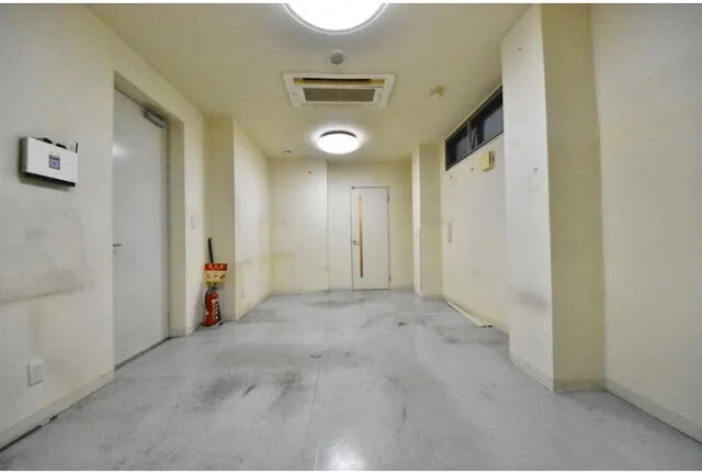 Polar Oku - Interior - ["Flooring", "Floor", "Ceiling"]