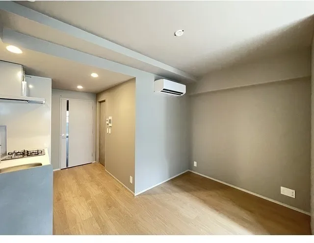 Baus Flats Kuramae - Interior - ["Flooring", "Floor", "Ceiling"]