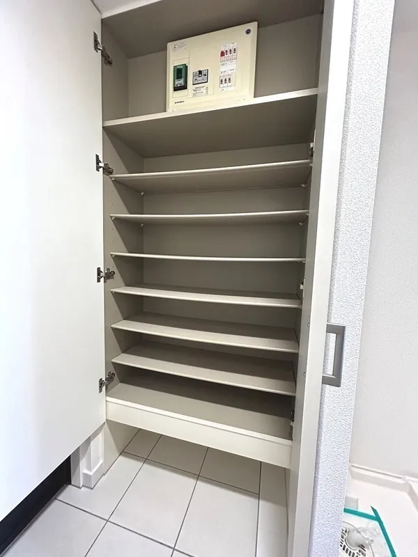 Esty Maison Oshima - Interior - ["Shelving", "Shelf", "Cupboard"]