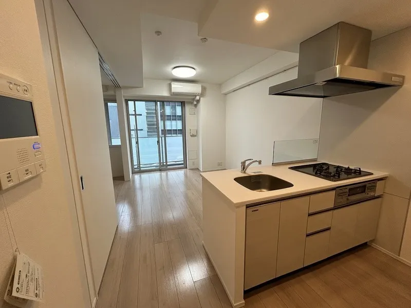 Lugente Valu Ueno - Interior - ["Apartment", "Condominium", "Wood flooring"]