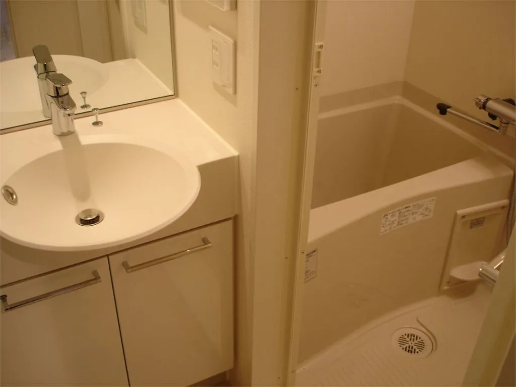 Residia Omori III - Interior - ["Plumbing fixture", "Tap", "Sink"]
