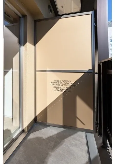 Livio Maison Asakusa Kaminarimon - Interior - ["Composite material", "Glass", "Daylighting"]
