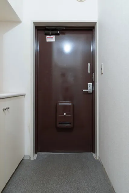 Dwell Riverside Ojima - Interior - ["Wall", "Door", "Door handle"]