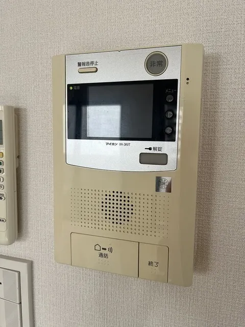 KANZE SHIBAURA RESIDENCE - Interior - ["Electronic device", "Machine", "Intercom"]