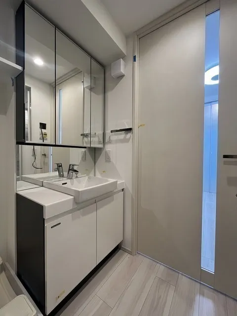 AIFLAT Wakamatsu Kawada - Interior - ["Mirror", "Tap", "Sink"]