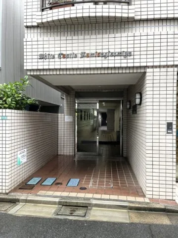 White Castle Kamisaginomiya - Exterior - []