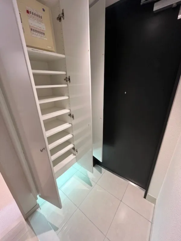 West Park Tower Ikebukuro - Interior - ["Wood", "Flooring", "Floor"]