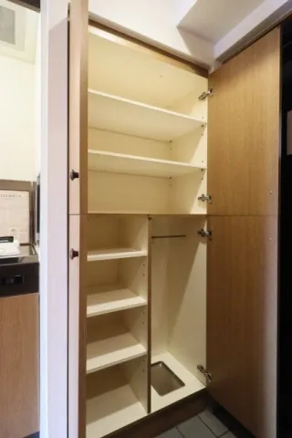 Cynthia Higashi Koenji - Interior - ["Flooring", "Wood", "Interior design"]
