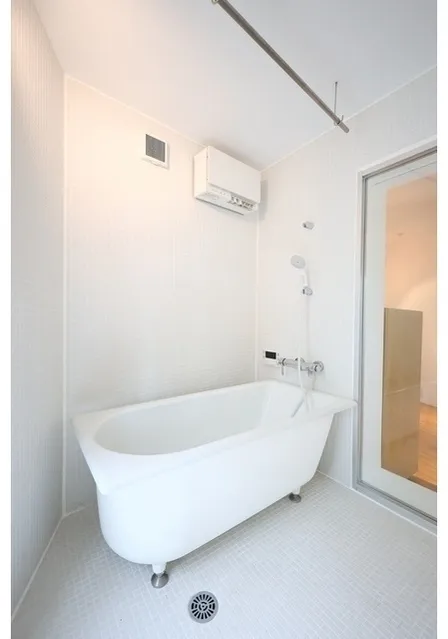 Treform - Interior - ["Plumbing fixture", "Bathroom", "Bathtub"]