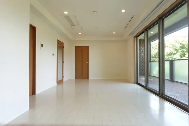 Garden Higashigaoka - Interior - ["Flooring", "Floor", "Ceiling"]