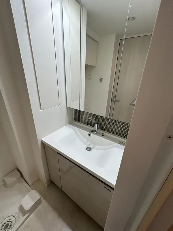Lugente Valu Ueno - Interior - ["Flooring", "Floor", "Interior design"]