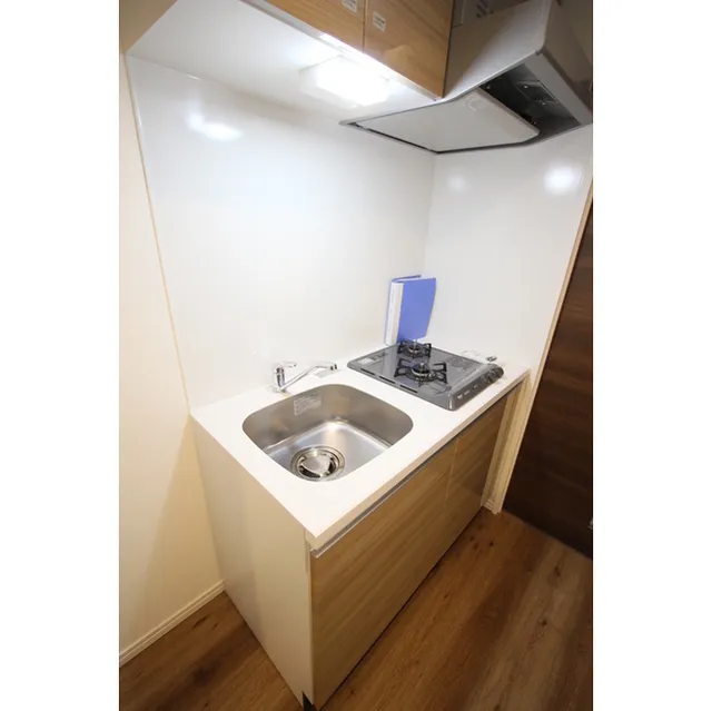 Medio Tsukishima - Interior - ["Tap", "Plumbing fixture", "Bathroom sink"]