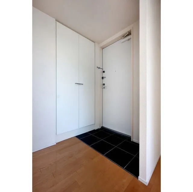 FULL HOUSE MONZENNAKACHO - Interior - ["Fixture", "Wood", "Door"]